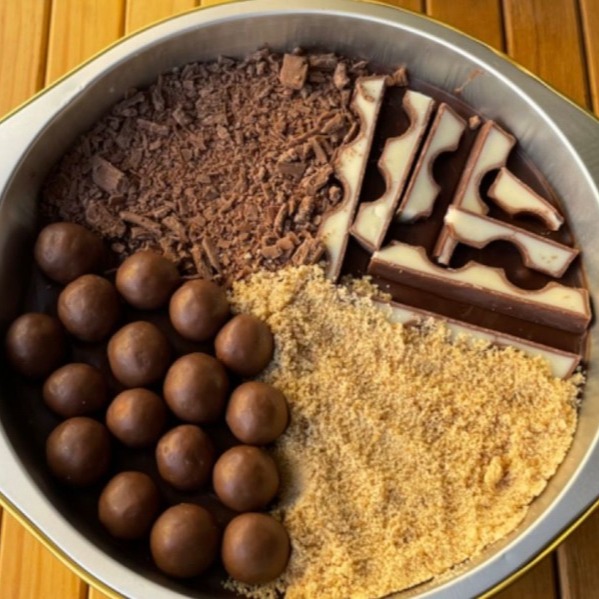 Nena's Gourmet | Mixed Molten Pot - Medium