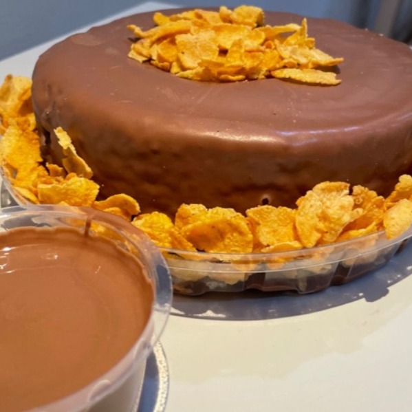 Nena's Gourmet | Cornflakes Cake Medium Size
