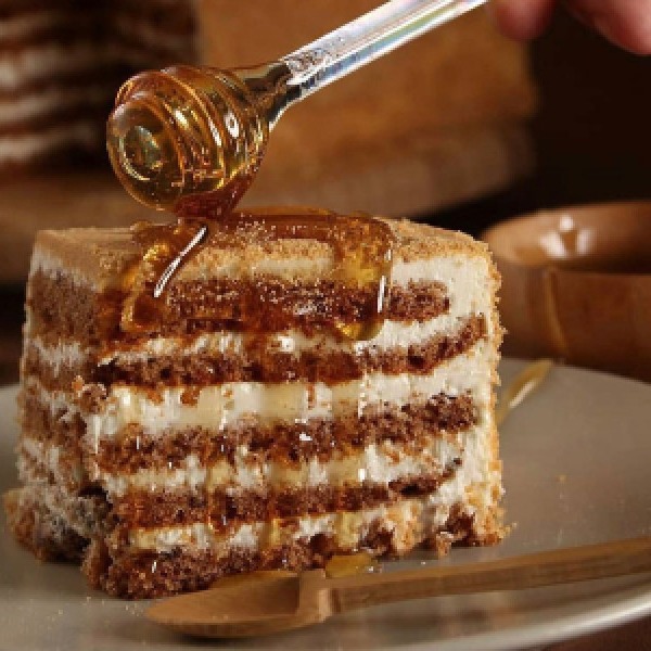 Nena's Gourmet | Honey Cake